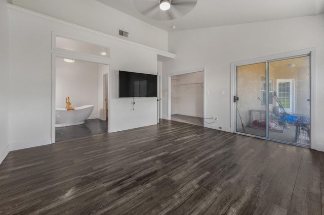 6602 E Lowe Avenue, Fresno, CA 93727