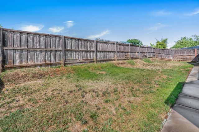 6602 E Lowe Avenue, Fresno, CA 93727