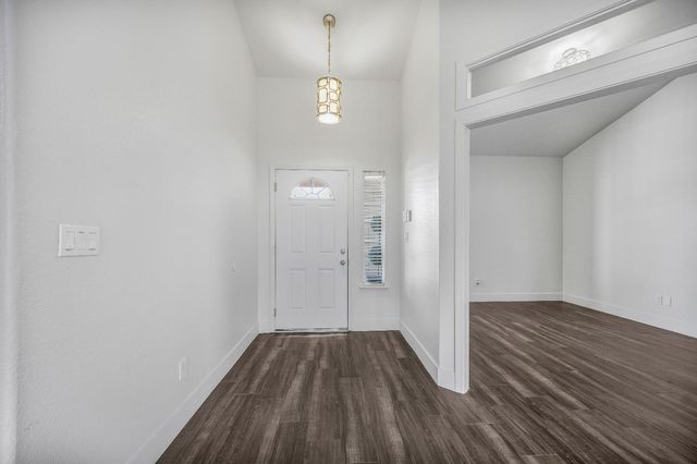 6602 E Lowe Avenue, Fresno, CA 93727