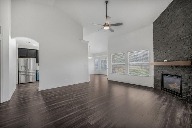 6602 E Lowe Avenue, Fresno, CA 93727