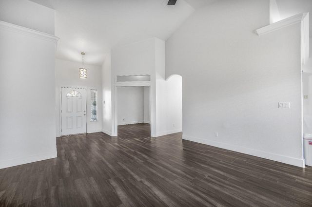 6602 E Lowe Avenue, Fresno, CA 93727