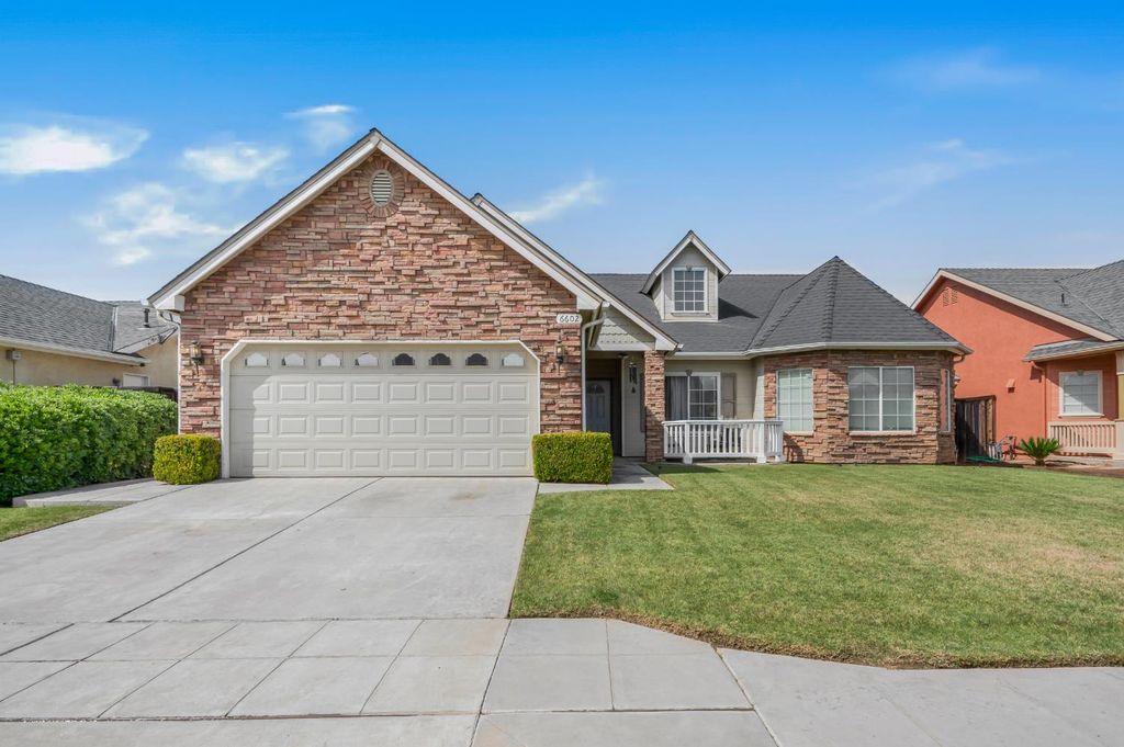 6602 E Lowe Avenue, Fresno, CA 93727