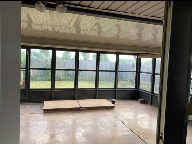 1132 NW 6th Place, Moore, OK 73170