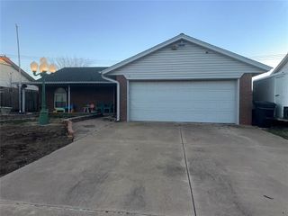 1132 NW 6th Place, Moore, OK 73170