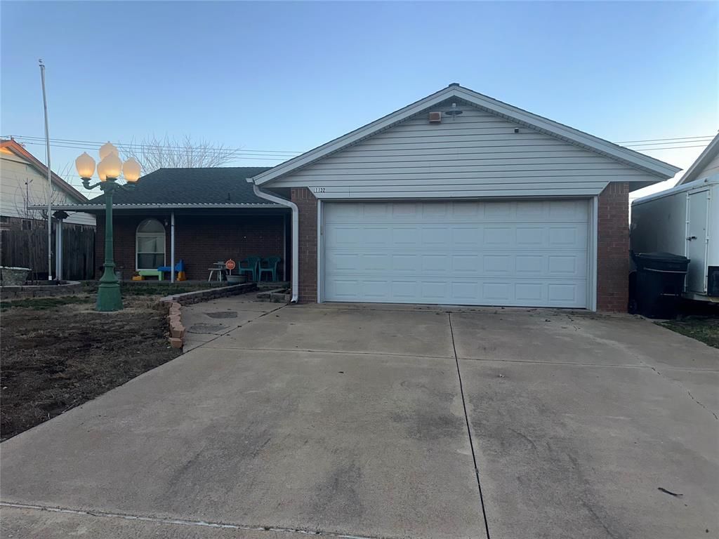 1132 NW 6th Place, Moore, OK 73170