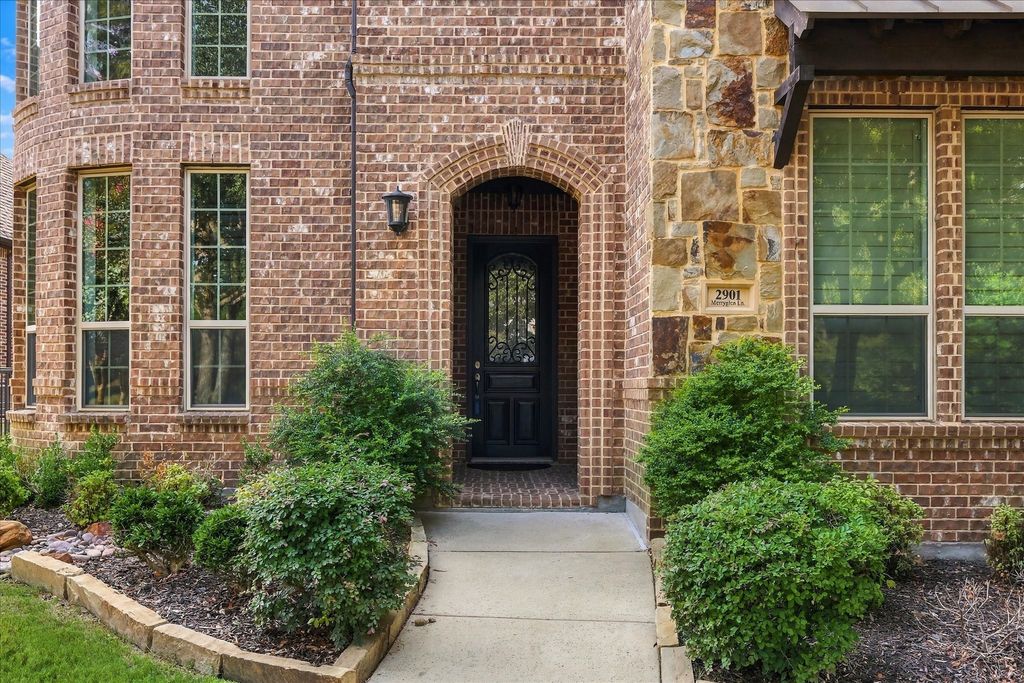 2901 Merryglen Lane, Flower Mound, TX 75022 — photo 4