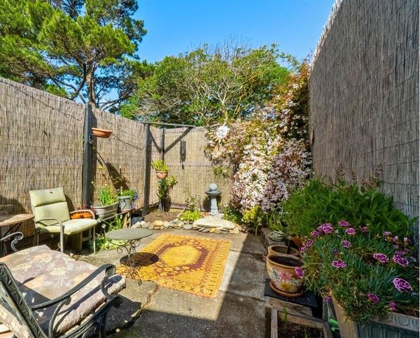 1514 Crest Drive 2, Fortuna, CA 95540