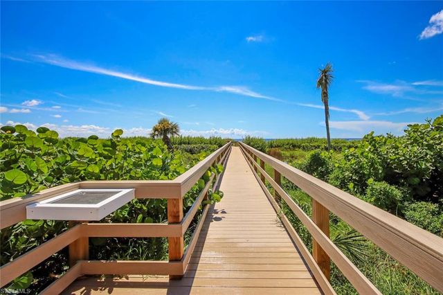 827 E Gulf DR D3, Sanibel, FL 33957