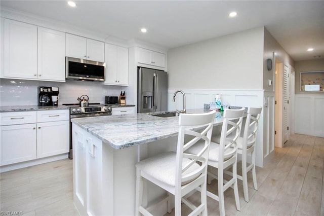 827 E Gulf DR D3, Sanibel, FL 33957