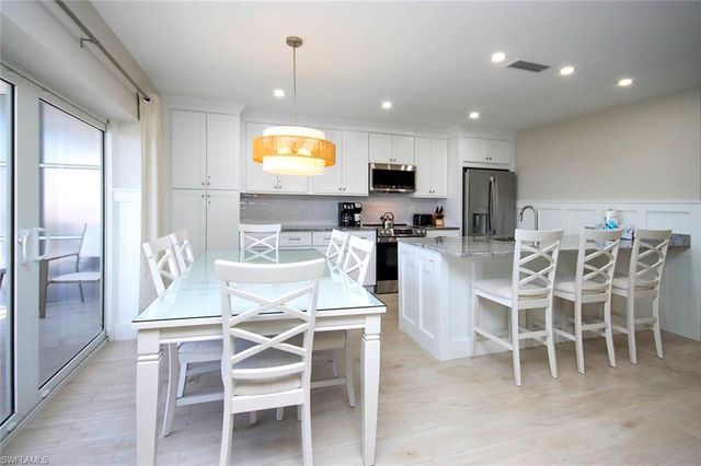 827 E Gulf DR D3, Sanibel, FL 33957