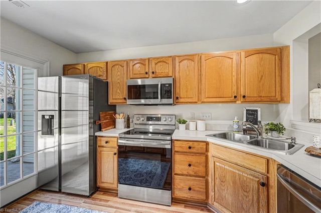 866 Creek Crossing Trail, Whitsett, NC 27377