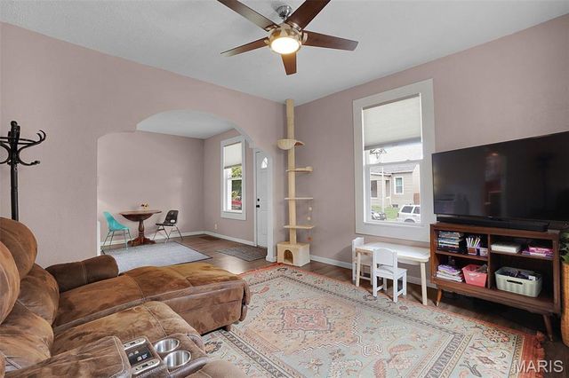 4436 Itaska, St Louis, MO 63116