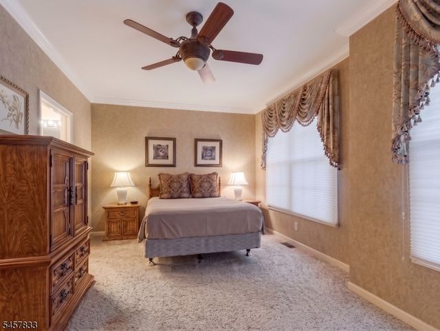 9 Goffle Brook Ct, Hawthorne Boro, NJ 07506