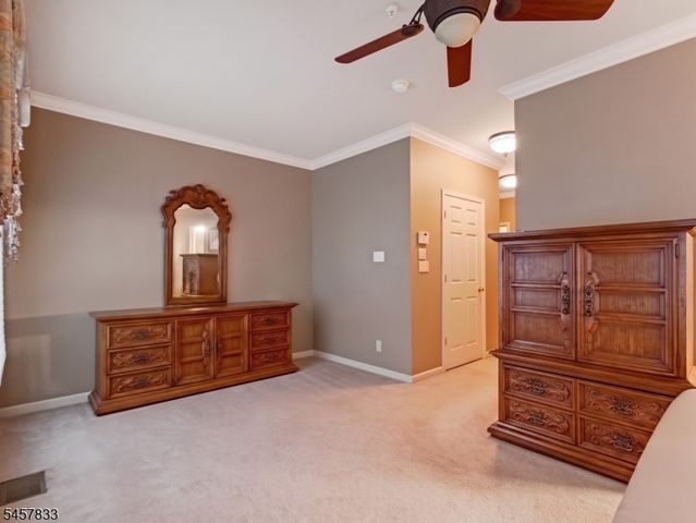 9 Goffle Brook Ct, Hawthorne Boro, NJ 07506