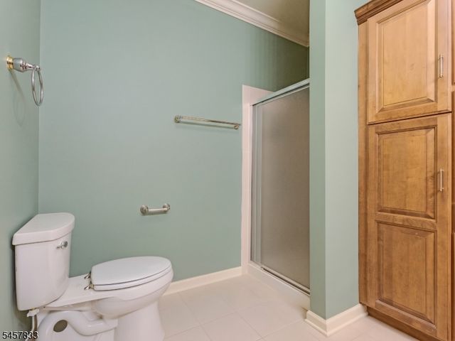 9 Goffle Brook Ct, Hawthorne Boro, NJ 07506