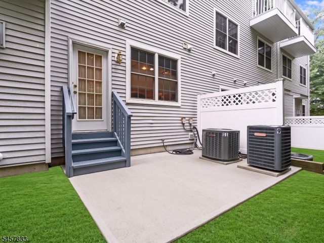 9 Goffle Brook Ct, Hawthorne Boro, NJ 07506