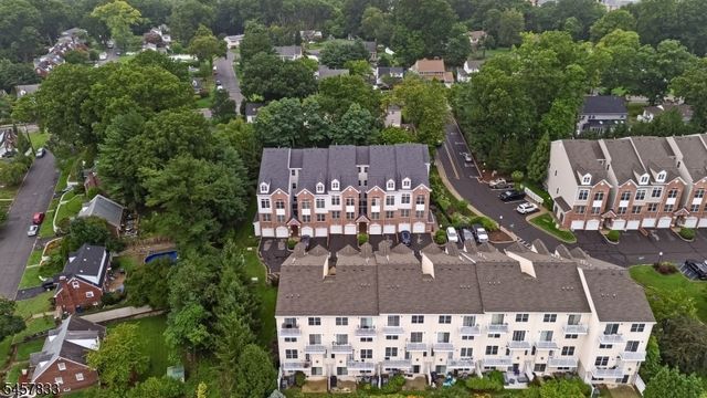 9 Goffle Brook Ct, Hawthorne Boro, NJ 07506