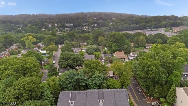 9 Goffle Brook Ct, Hawthorne Boro, NJ 07506