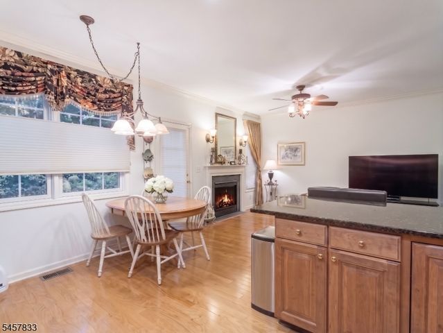 9 Goffle Brook Ct, Hawthorne Boro, NJ 07506