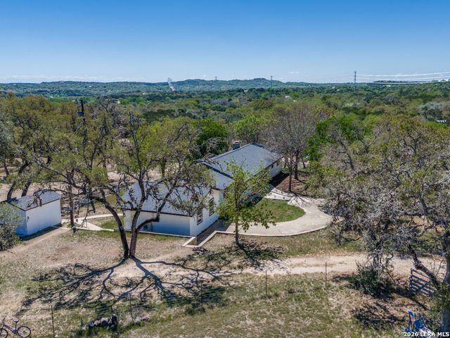 135 WALNUT GROVE RD, Boerne, TX 78006