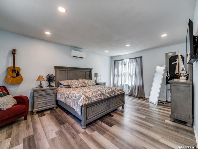 135 WALNUT GROVE RD, Boerne, TX 78006