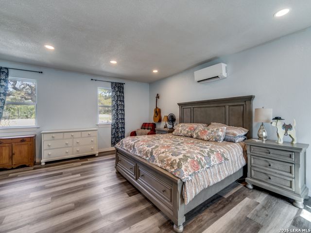 135 WALNUT GROVE RD, Boerne, TX 78006