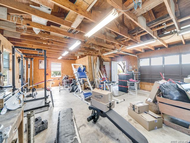 135 WALNUT GROVE RD, Boerne, TX 78006