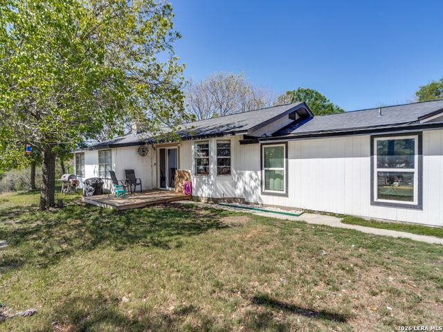 135 WALNUT GROVE RD, Boerne, TX 78006