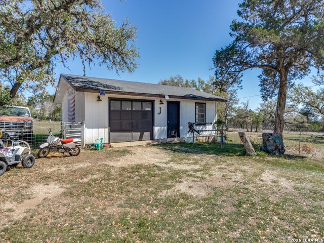 135 WALNUT GROVE RD, Boerne, TX 78006