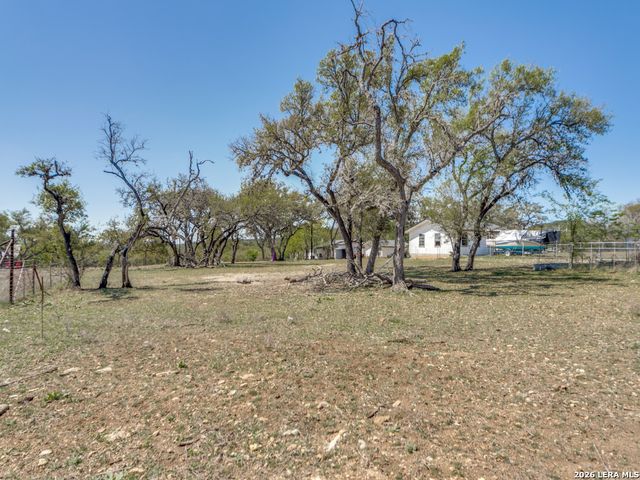 135 WALNUT GROVE RD, Boerne, TX 78006