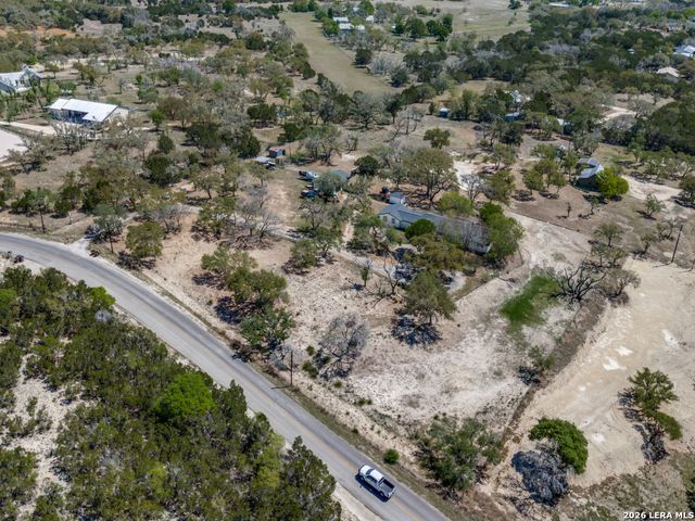 135 WALNUT GROVE RD, Boerne, TX 78006