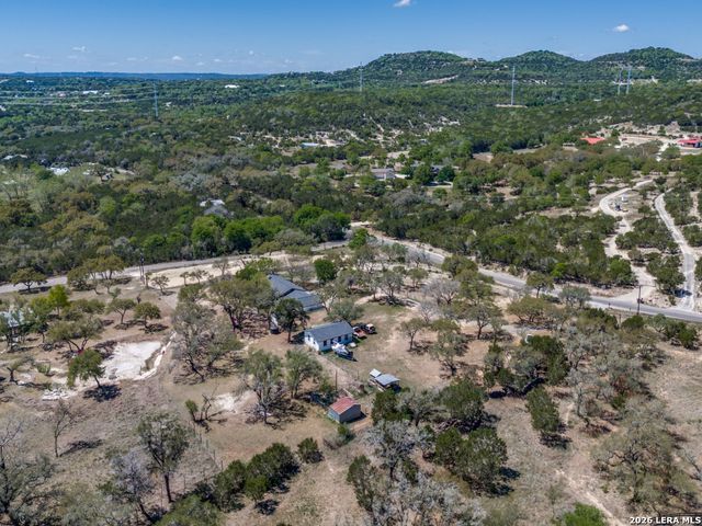 135 WALNUT GROVE RD, Boerne, TX 78006