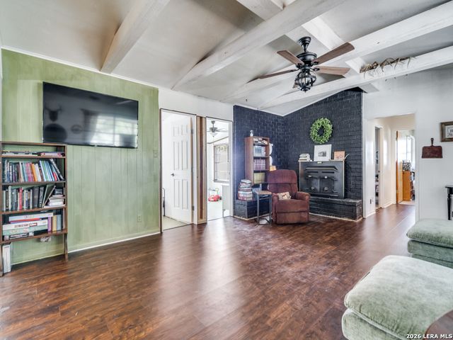 135 WALNUT GROVE RD, Boerne, TX 78006