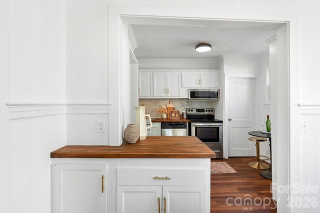 4 Elliott Drive, Thomasville, NC 27360