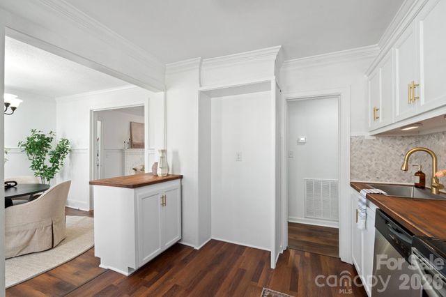 4 Elliott Drive, Thomasville, NC 27360