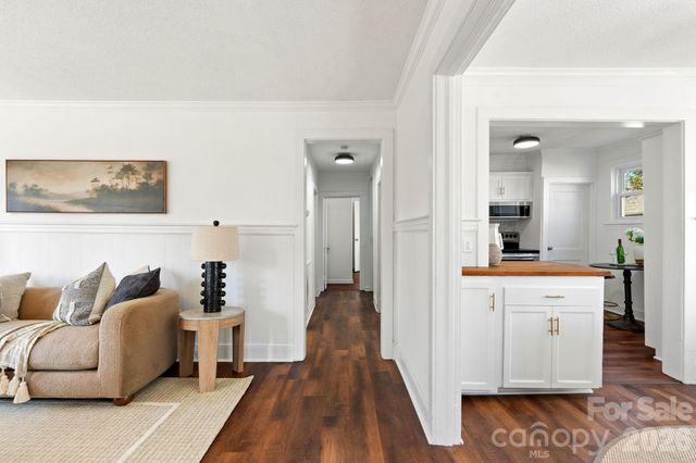 4 Elliott Drive, Thomasville, NC 27360