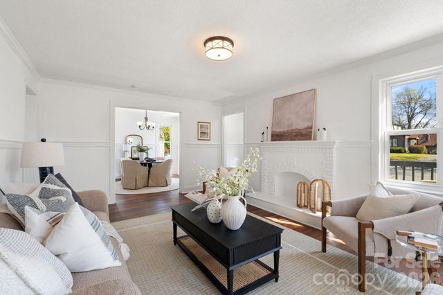 4 Elliott Drive, Thomasville, NC 27360