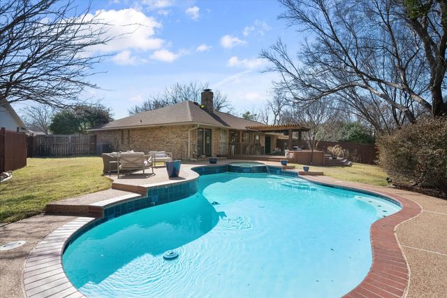 815 Kathrine Court, Cedar Hill, TX 75104