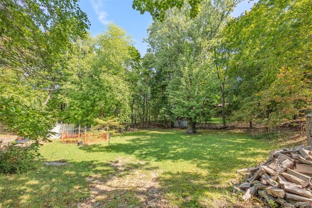 73 Ridgewood Avenue, Selden, NY 11784