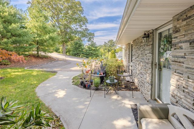 73 Ridgewood Avenue, Selden, NY 11784