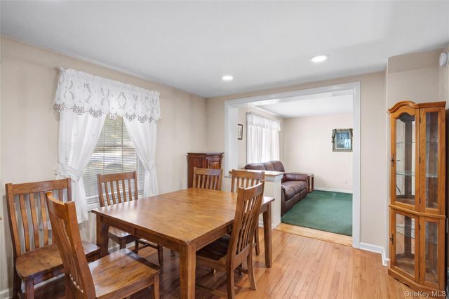 73 Ridgewood Avenue, Selden, NY 11784