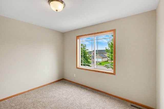 2920 18th Avenue E, Shakopee, MN 55379