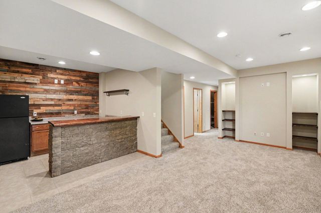 2920 18th Avenue E, Shakopee, MN 55379