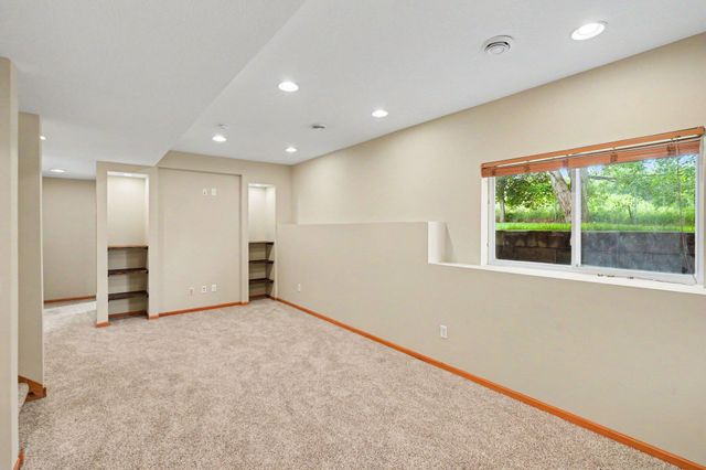 2920 18th Avenue E, Shakopee, MN 55379