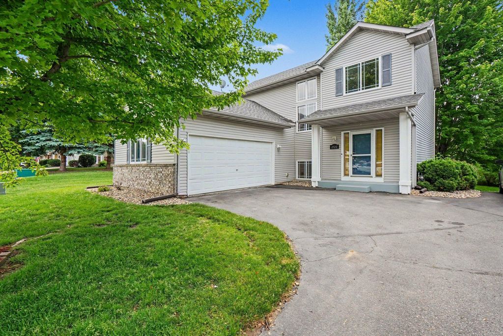 2920 18th Avenue E, Shakopee, MN 55379