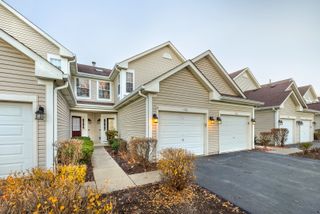 100 Harvest Gate 100, Lake In The Hills, IL 60156