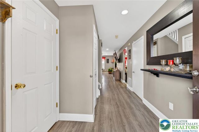 52 Olde Penn Drive, Easton, PA 18045