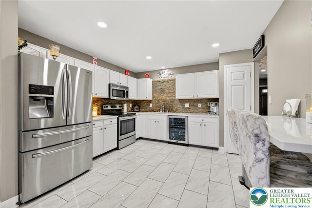 52 Olde Penn Drive, Easton, PA 18045