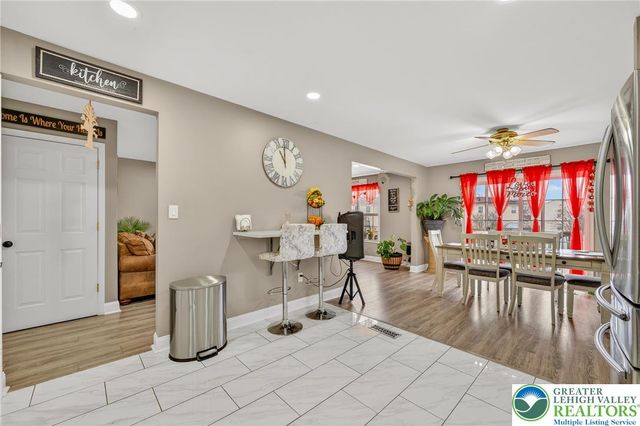 52 Olde Penn Drive, Easton, PA 18045