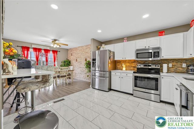 52 Olde Penn Drive, Easton, PA 18045